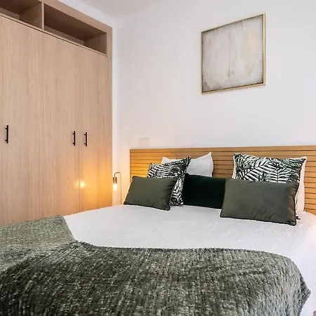 Parque Dos Reis 4 A *